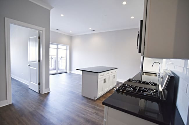 Building Photo - 947 W Irving Park Rd