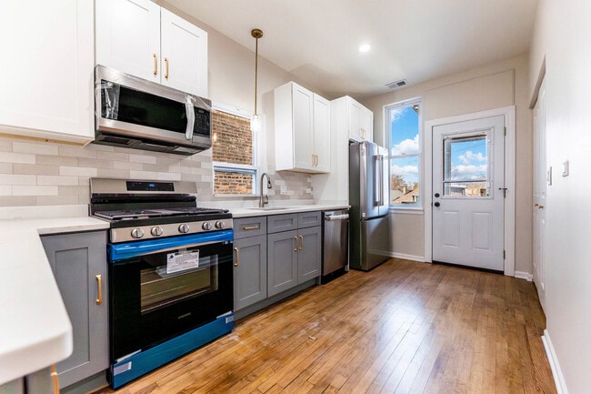 Photo - 18 S Austin Blvd