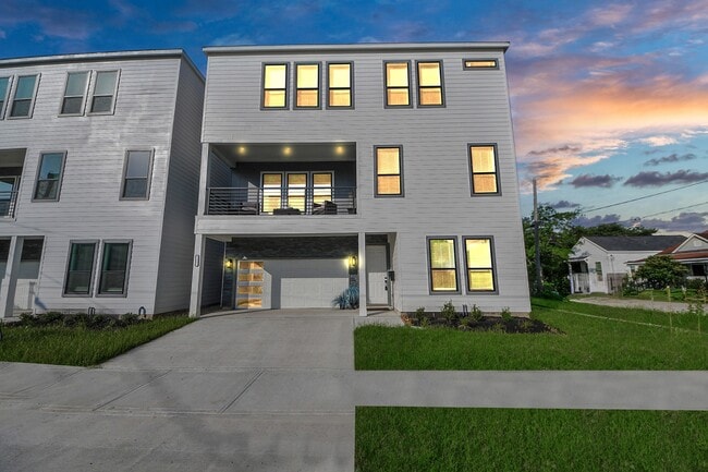 Building Photo - 3602 Runnels St Rental