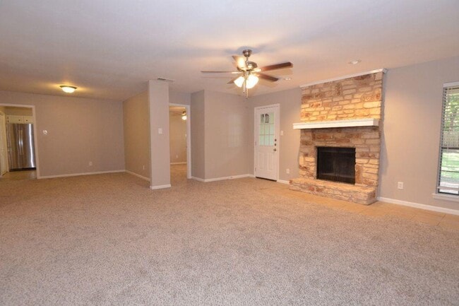 Photo - 203 County Glen St