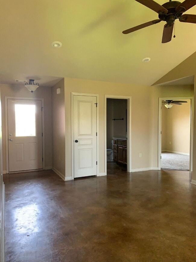 Photo - 434 Wildwood Point