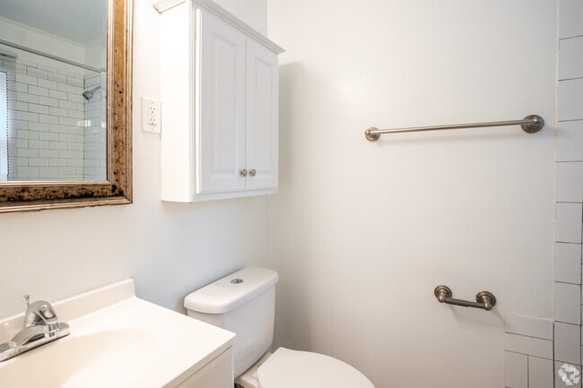 Studio-406SF - Poplar West Apartments