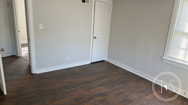 Photo - 3706 Montgomery St