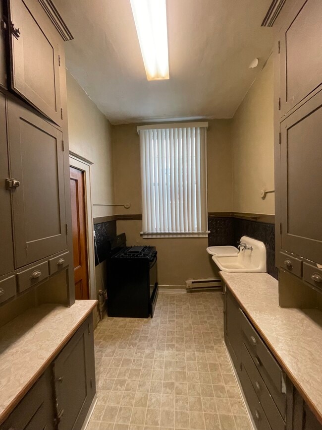 Photo - 3rd and Main Unit 212