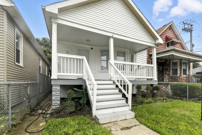 Building Photo - 17 E 100th Pl Rental