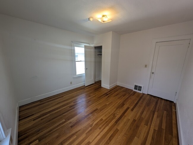 Photo - 105 Helen St Unit 2