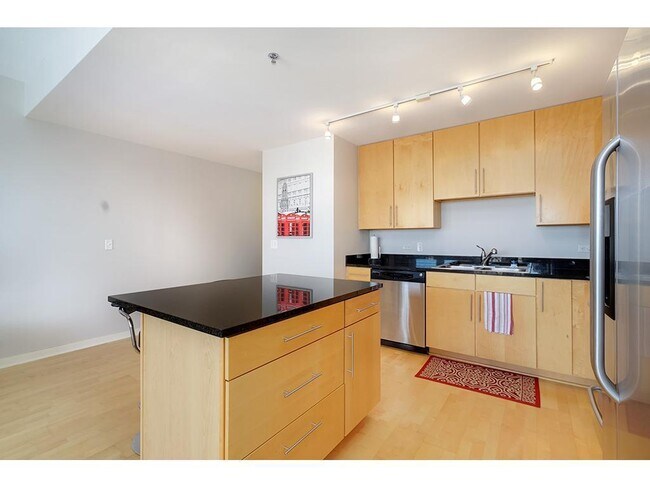 Photo - 929 Portland Ave Unidad 1702