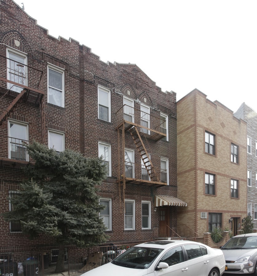 Photo - 296 Eckford St