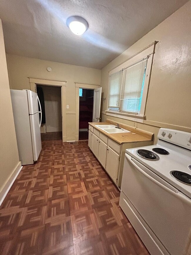 Photo - 1378 S Pkwy E