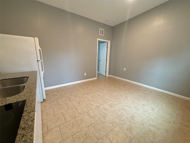 Photo - 2909 King St Unidad D