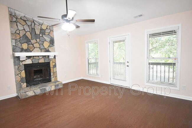Building Photo - 1816 Tryon Dr Unit #5