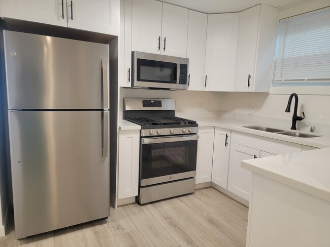 Photo - 866 Pine St Unit B
