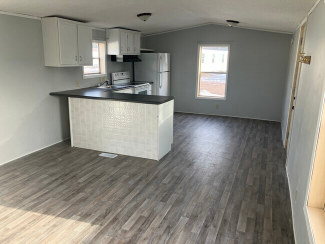 Photo - 55 E Riling St