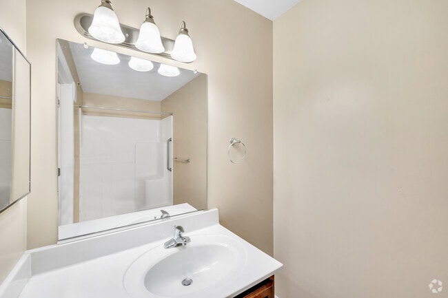 Birch Type 1S - 2BR, 1BA - 940SF - Bathroom
