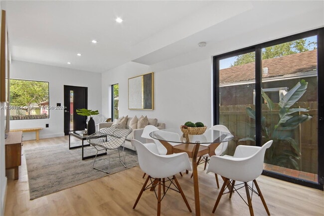 Photo - 6319 SW 60th Ave