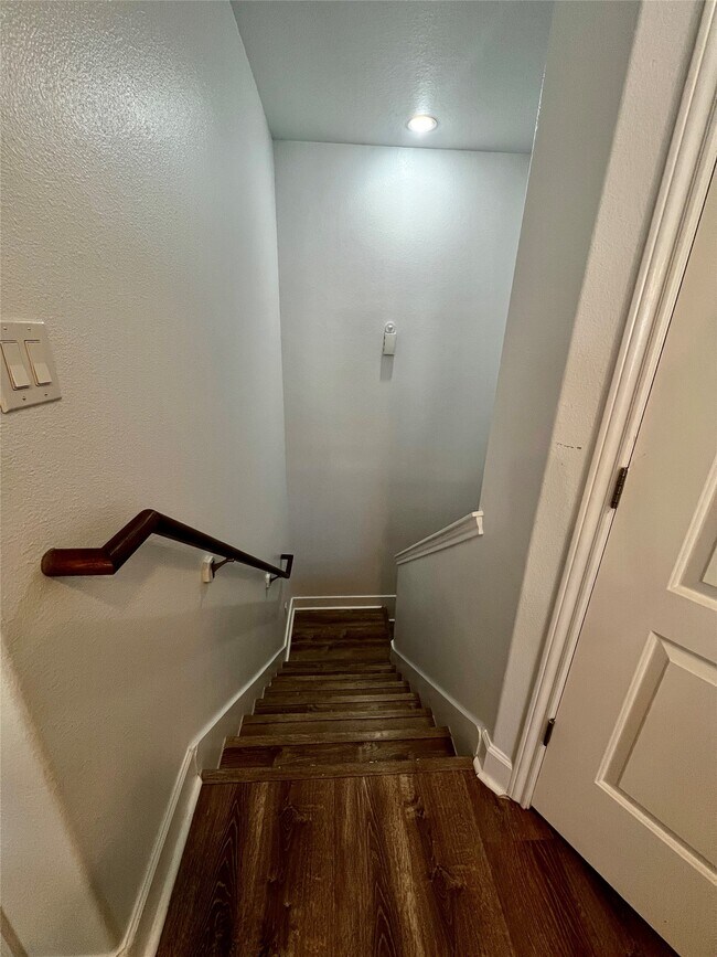 312 Mission Ln
