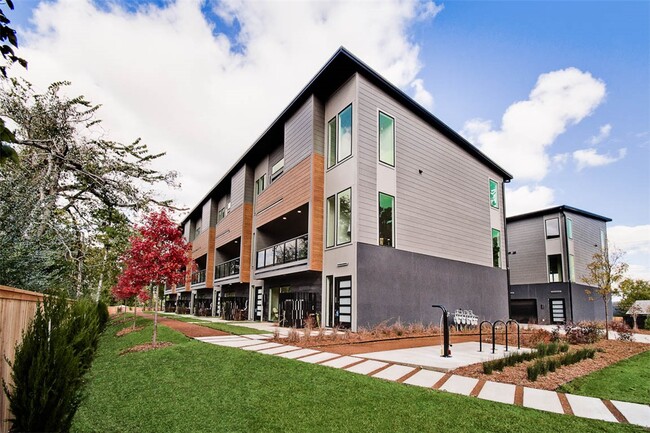 Photo - 210 NW 9th St