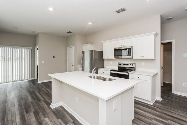 Photo - 966 Kelly Fern Lp