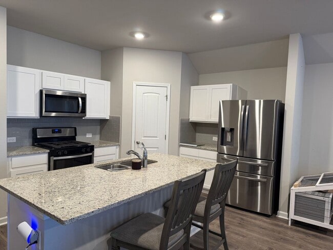 Photo - 127 Emerald Star Ln