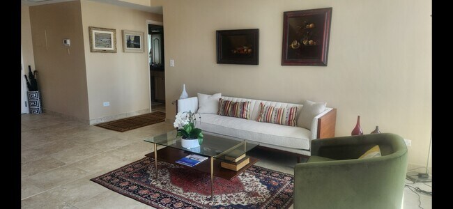 Spacious living room