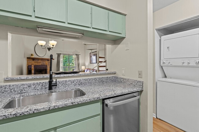 Photo - 405 Harbison Blvd