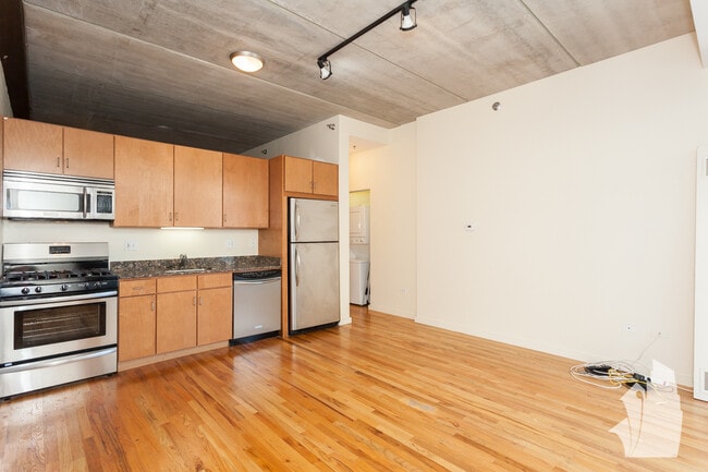 Photo - 630 N Franklin St Unit 513