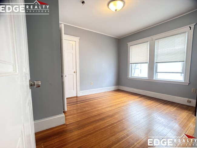 Photo - 32 Blenford Rd Condo Unit 3