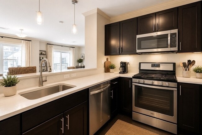 Photo - 320 Maverick St Unidad 204