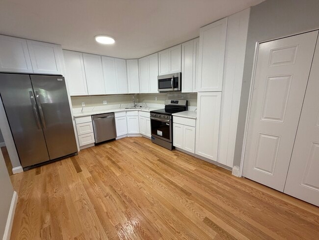 Building Photo - 1850 Beacon St Unit 3044