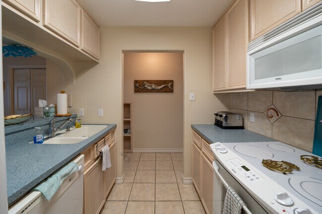 Photo - 13969 Ports O Call Dr Unit D