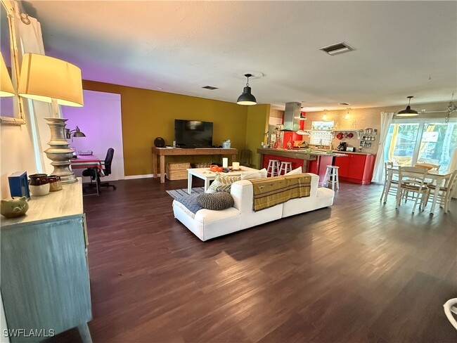 Photo - 10899 Russell Rd Casa