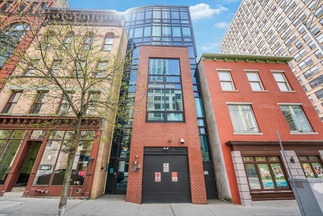 Photo - 99 Montgomery St Unidad PH-3