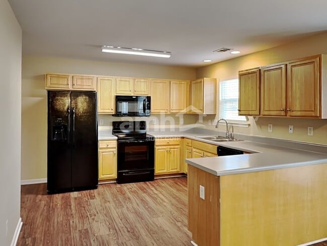 Photo - 112 Dunnell Rd