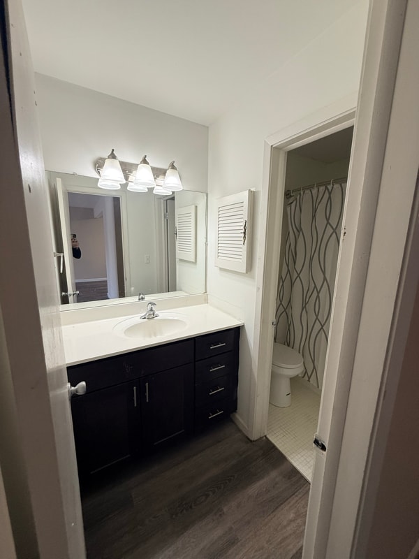 Photo - 3402 N Oakland Ave Unit 305