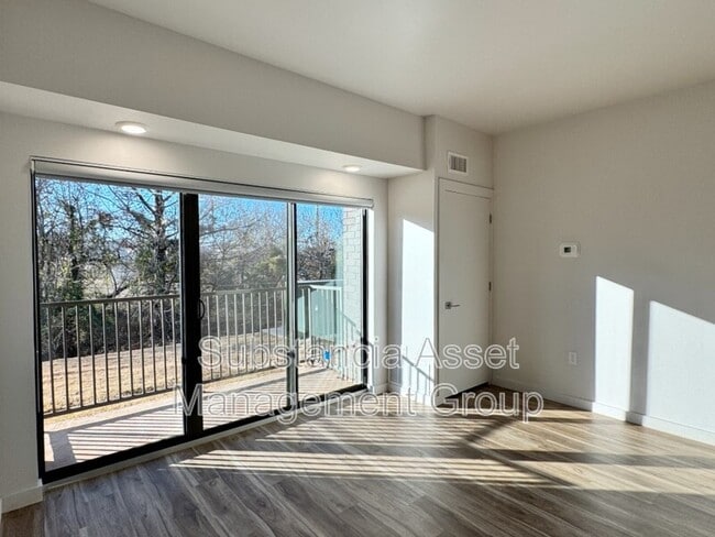 Photo - 1665 Midtown Pl