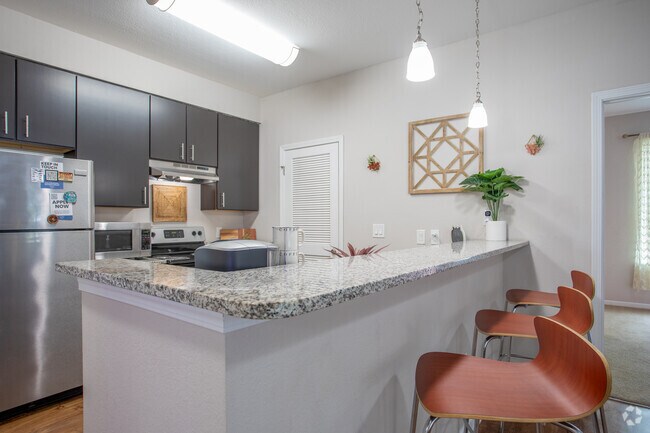 2BR, 2BA - 888SF - Kitchen