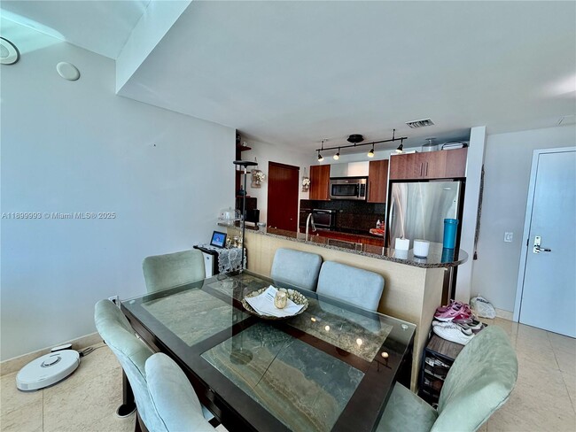 Photo - 300 S Biscayne Blvd Unidad 2006