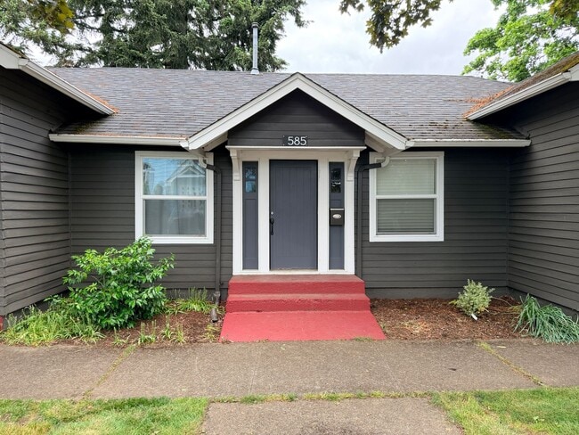Building Photo - Remodeled One Bedroom Apartment in North Salem Unit 585