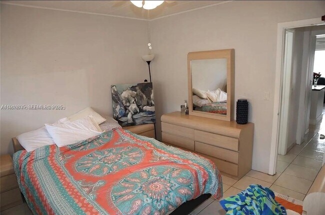 Photo - 815 SW 10th Terrace Unidad 4V