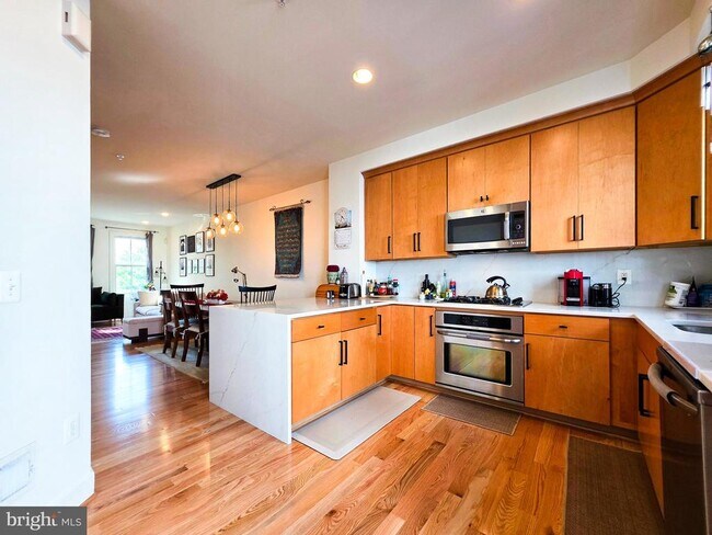 Photo - 729 N Alfred St