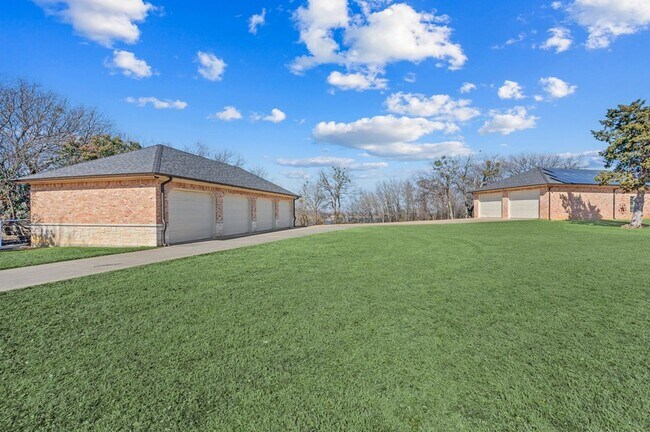 Photo - 208 Highpoint Cir