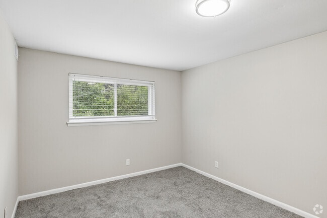 Classic - 2BR - 2BR, 1BA - 950SF - Bedroom