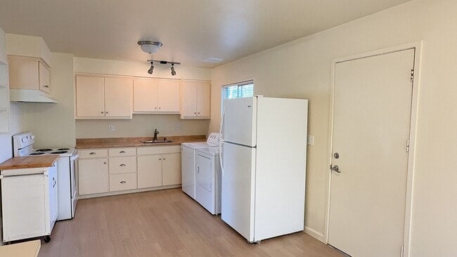 Photo - 2-Bedroom 1-Bathroom home in Eugene