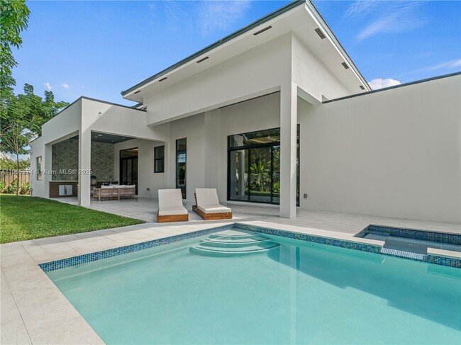 Photo - 543 NE 109th St