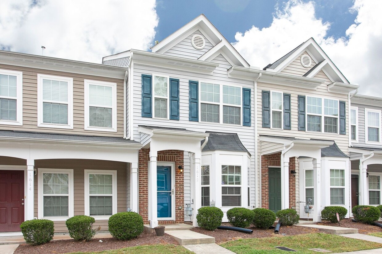 Adorable 2 Bedroom Townhome in Amazing Dur... - Adorable 2 Bedroom Townhome in Amazing Dur...