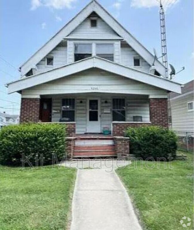 Building Photo - 4246 Burnham Ave Unit Upper Rental