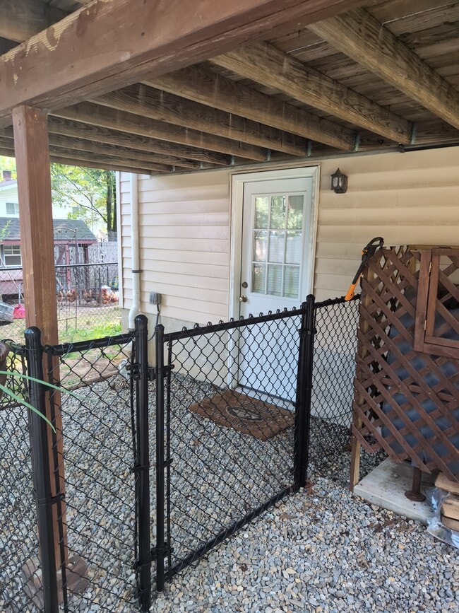 Photo - 88 Weldon Rd Unit Studio A