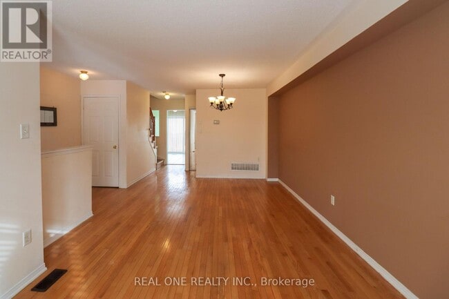 Photo - 4950 Albina Way