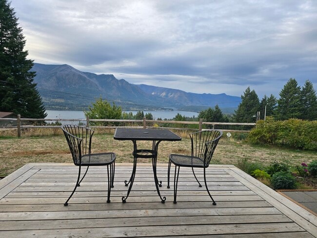 320 NE Wisteria Way Unit Zen Place