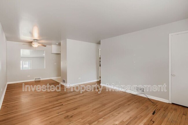 Photo - 1231 E Bates Pkwy